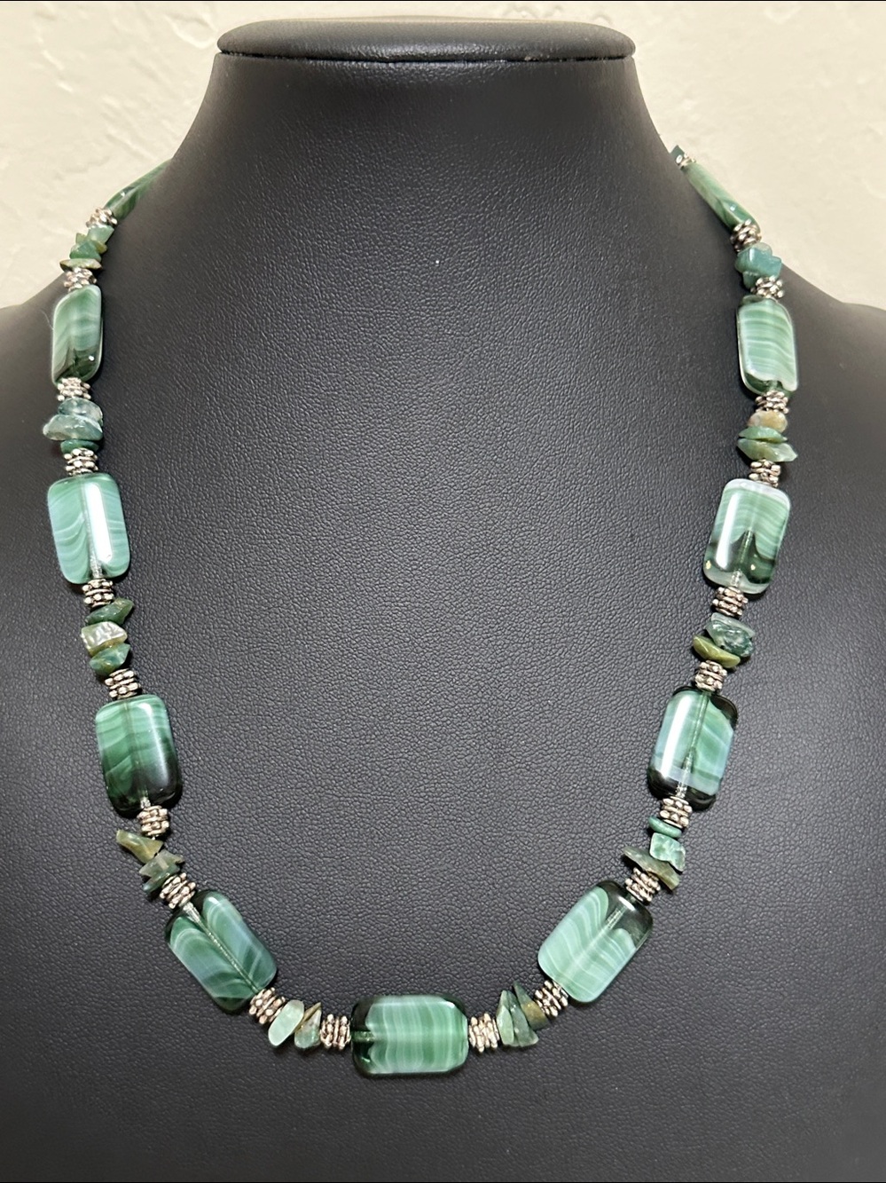 Glass & Green Aventurine Stone Chip silver Tone Necklace